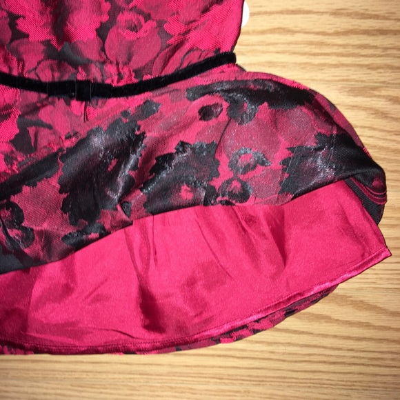 Floral Pleated Dress - Picture 3 of 4